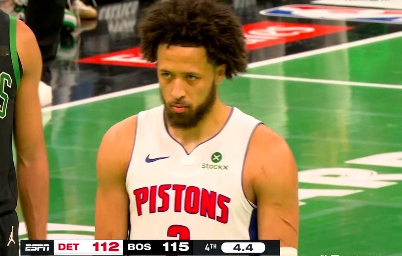 今天他拿到了42分。
 

活塞队拼了命抢下55个篮板球，愣是比对面多抢了11个