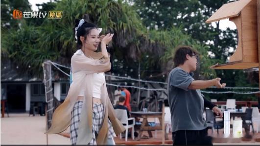 黄子韬古希腊掌管抽象的神小伙小妹换游记 黄子韬跳舞自带快乐buff！全程奇思妙想