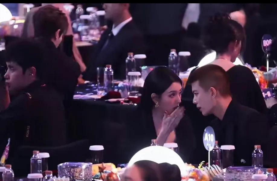 宋祖儿任嘉伦唠嗑唠生气了内娱活人互怼名场面！宋祖儿任嘉伦唠嗑互揭拍戏NG糗事，国