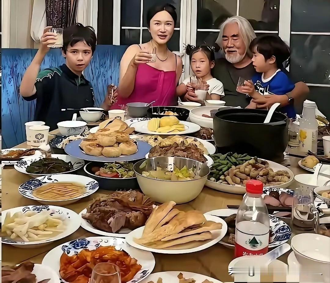 就这桌子菜，让我看了一头雾水，有什么特别的菜品吗？

好像什么都没有，说句不好听