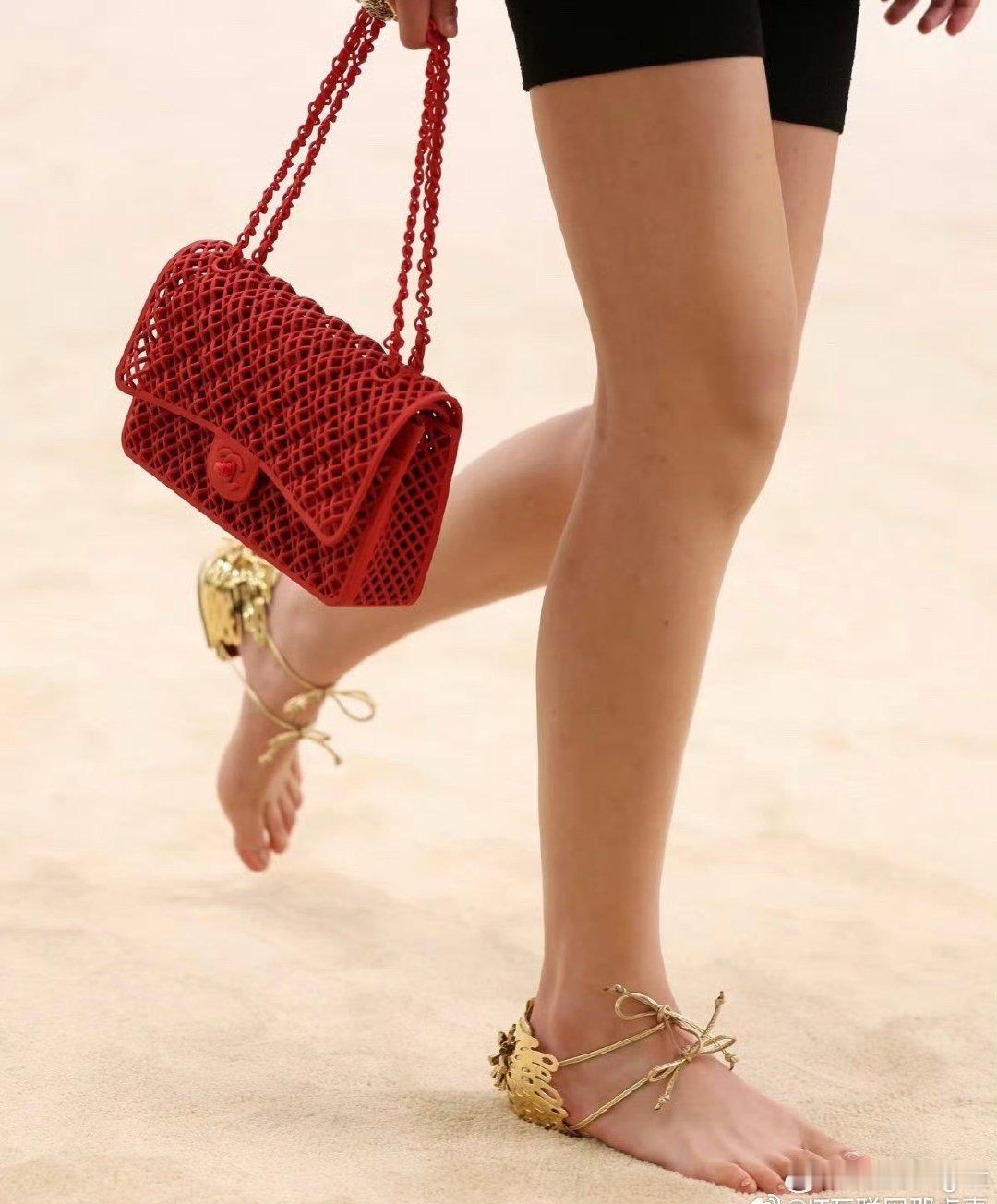 香奈儿是不是对鞋的定义有什么误解香奈儿发布无底绑带鞋被吐槽抽象