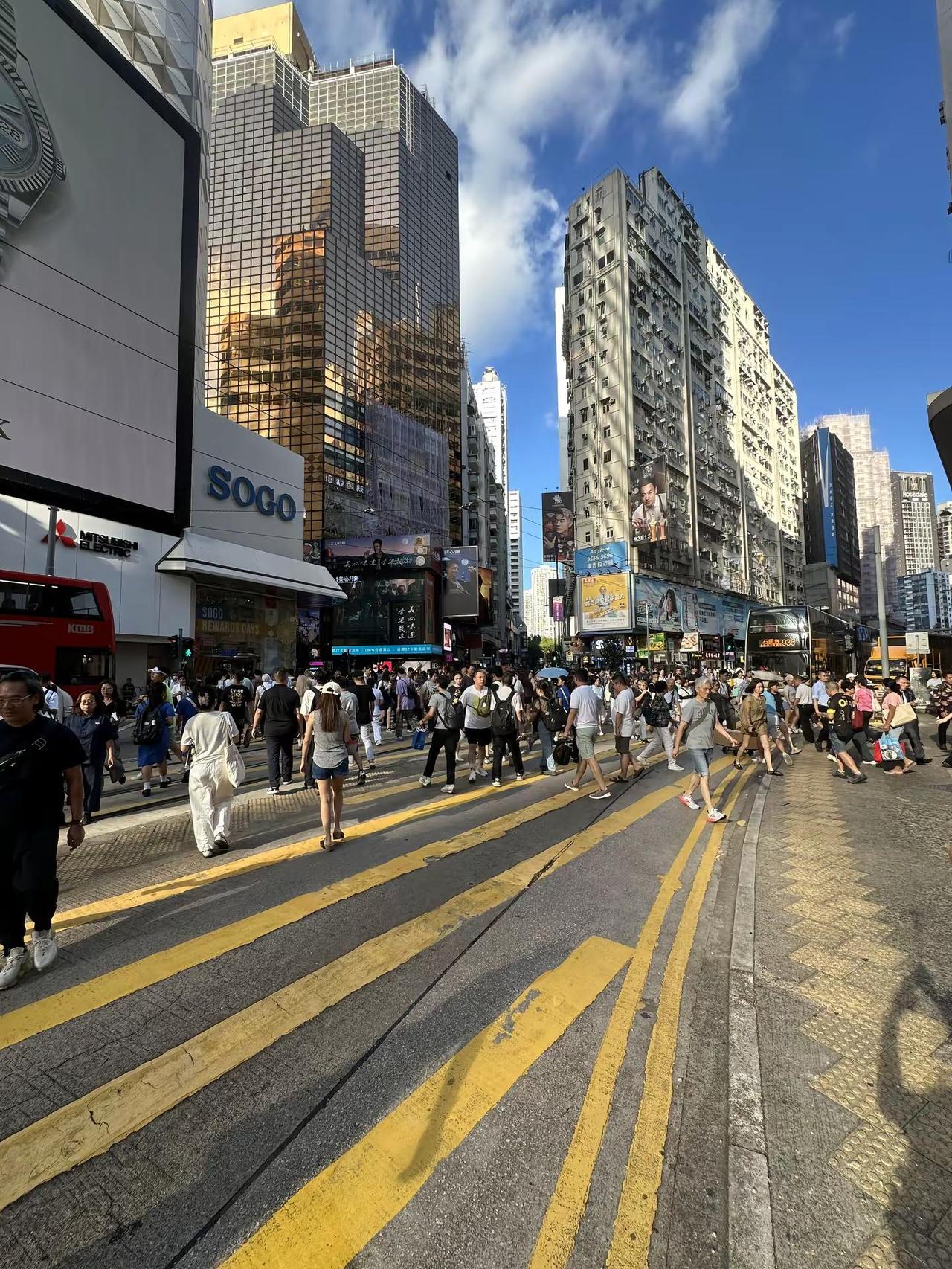 命运拿走了一部分 却没拿走我看世界的勇气