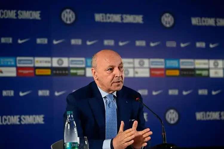 一而再遭受裁判有意的针对性误判，几个赛季了？从因扎吉时期开始，遭遇不公判罚后制服