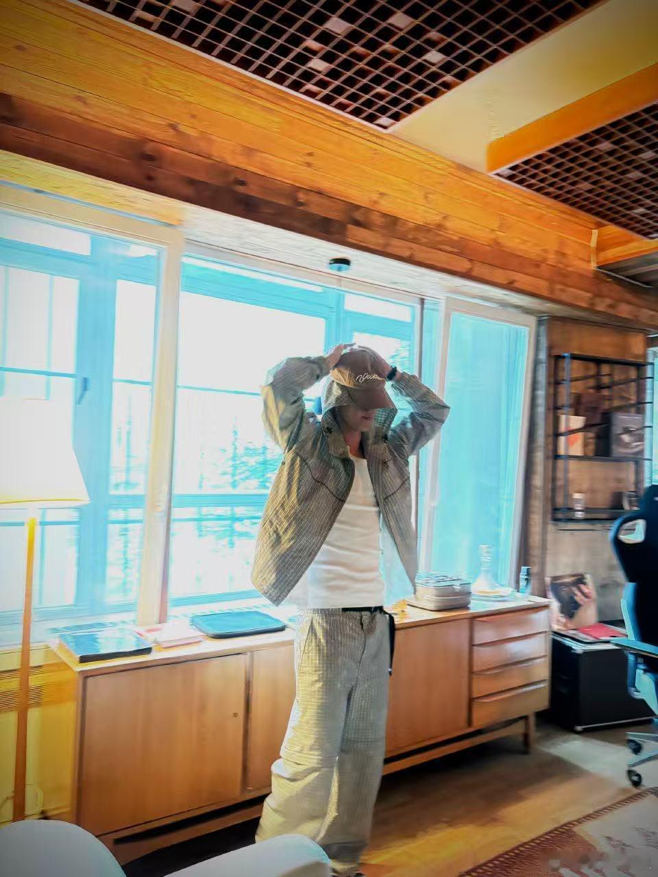 徐明浩录音plog徐明浩戴两个帽子徐明浩戴两个帽子，不错不错，