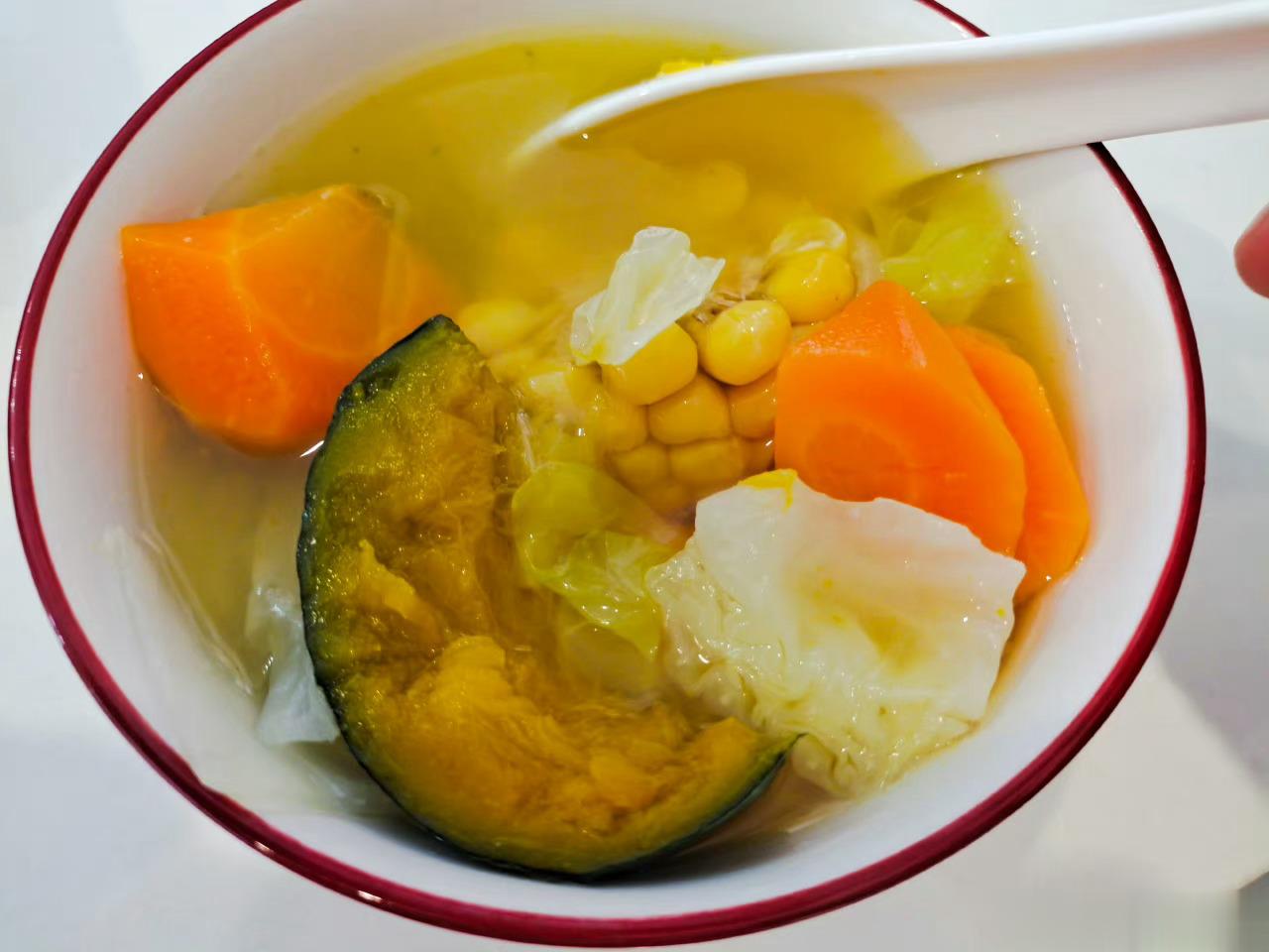 #长期吃夜宵的人什么样了##健康食验计划# 该不该吃夜宵，夜宵应该怎么吃？首先不