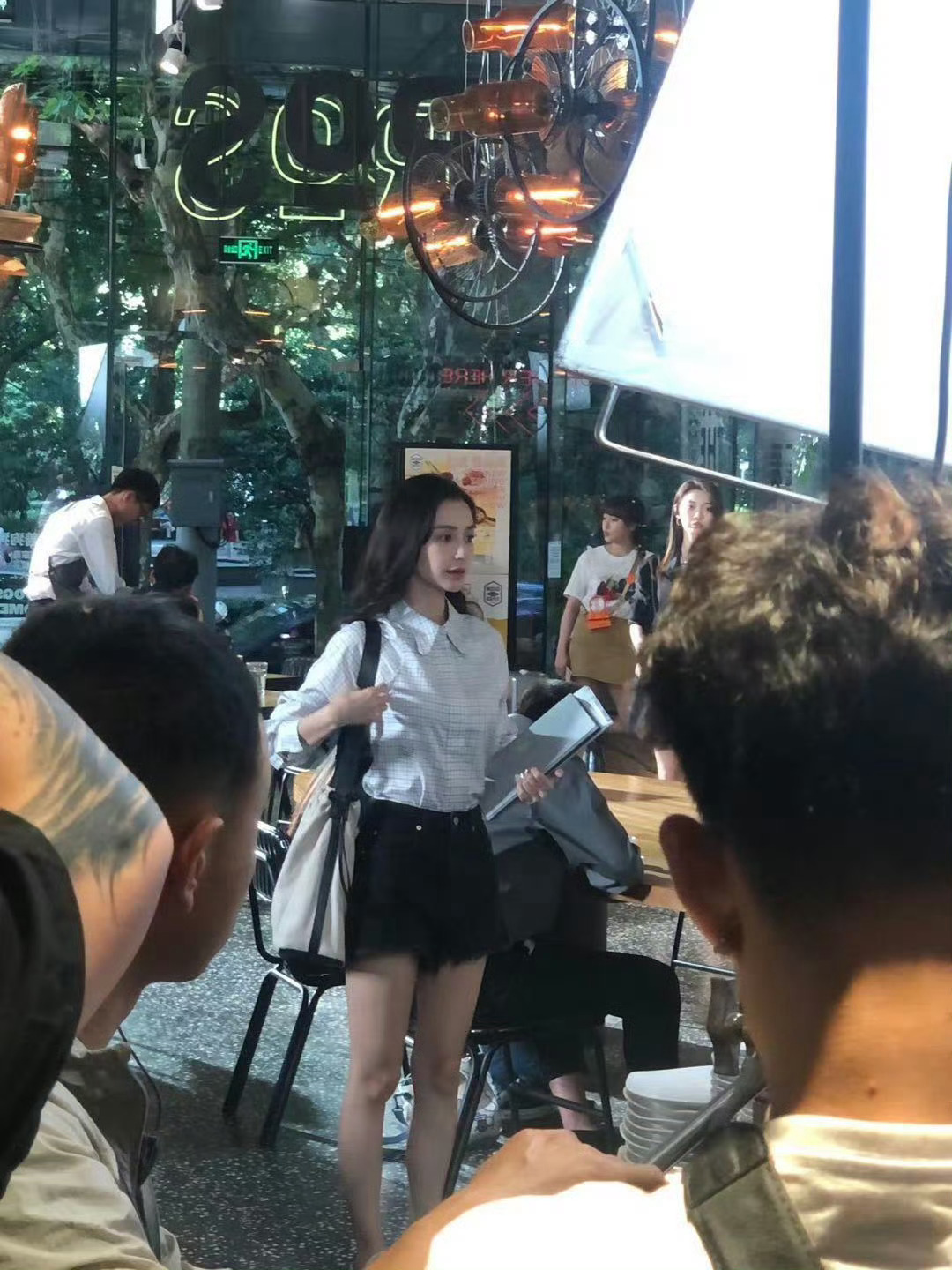 鼻姐小爱情时候的路透图，真让人怀念 