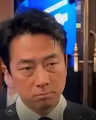 小泉进次郎哭丧的脸，
应该是日本被多国批判了，
谁叫他们还要搞军国主义，
日本来