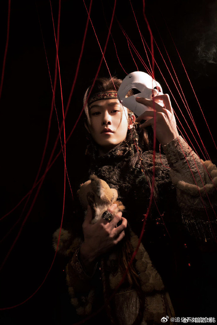 田嘉瑞也要不到月鳞绮纪的资源 原来不止我们普通观众蹲不到，连本人都没有特殊待遇，