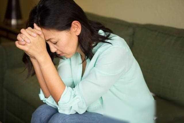 能够压垮一个女人的，其实从来不是什么家务和孩子。一个女人的承受能力呢，取决于老公