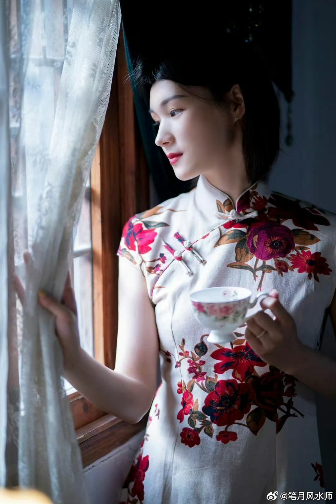 熟人之间不能犯的10个大忌：1、不要和朋友搭伙做生意。2、不轻视小矛盾，化解得当