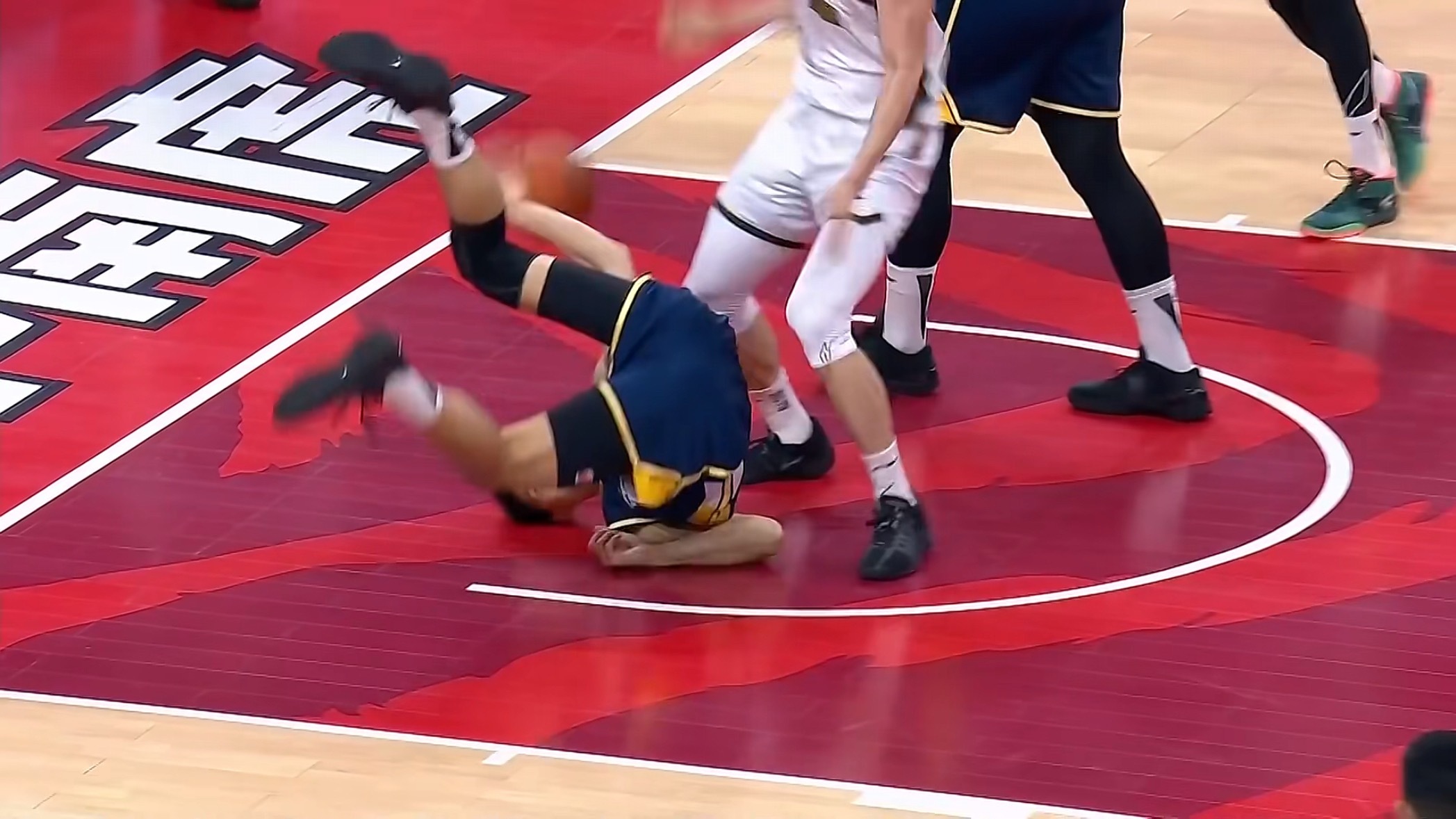 是谁呢好难猜啊 