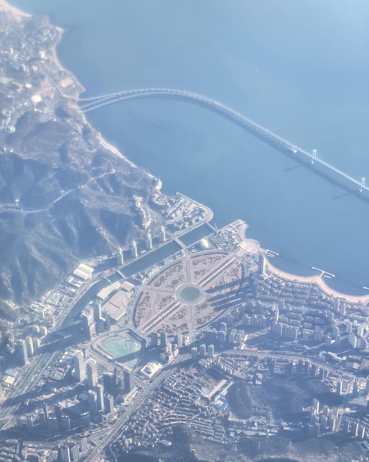 大连的星海广场的桥太适合看风景了[捂脸]