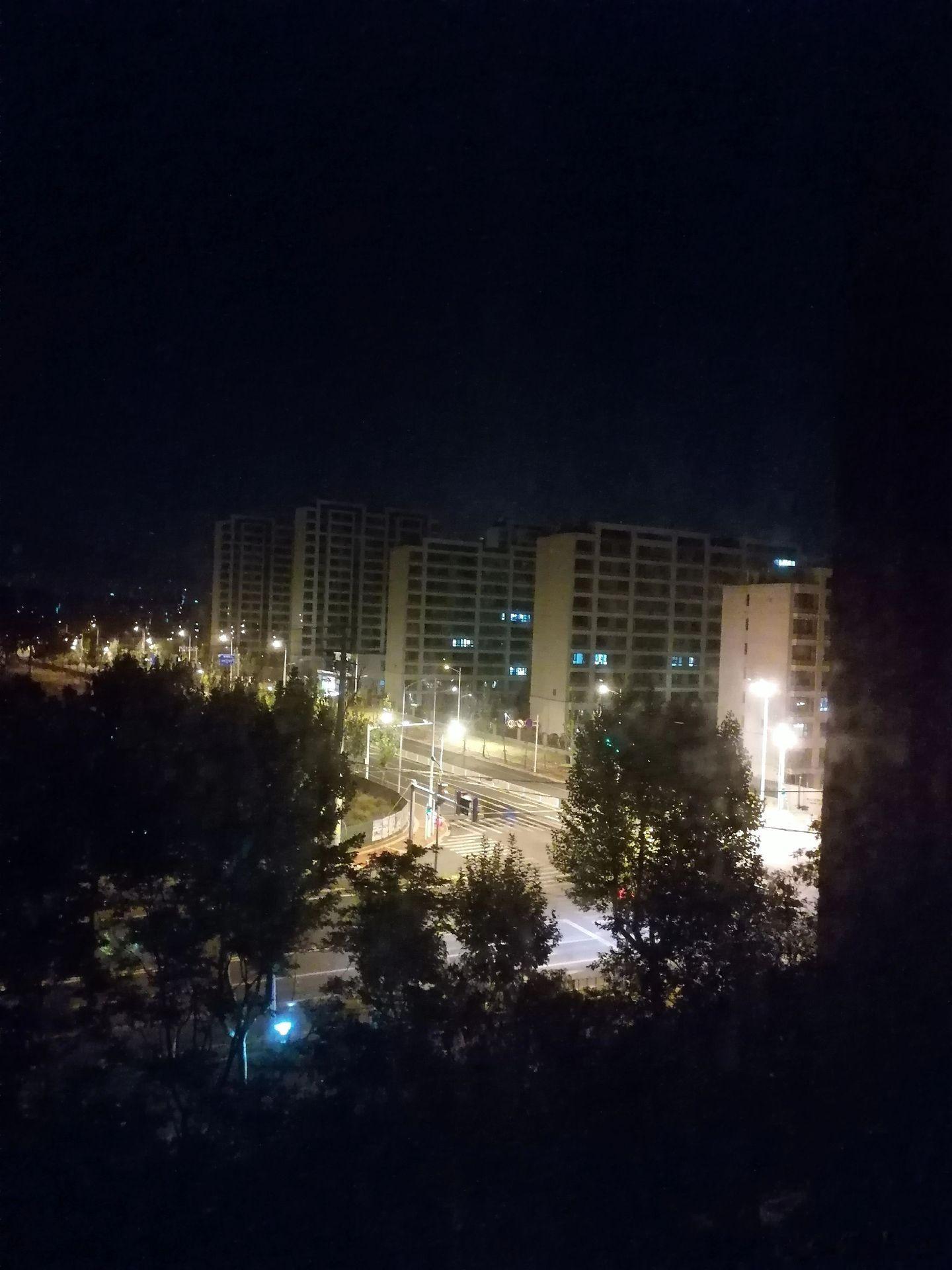 时间最会骗人，但也能让你明白，这个世界没有什么是不能失去的，留下的尽力珍惜，得不