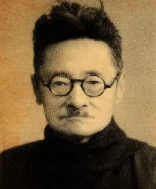 1937年，卢沟桥事变后，“民国狂人”刘文典被日本人抄了两次家，日本人问他为何不