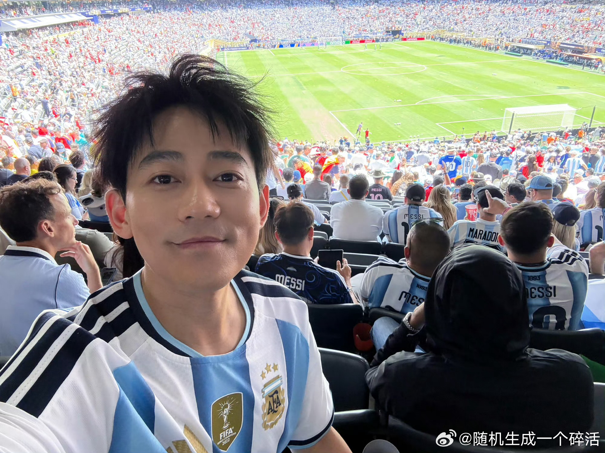 再就业男团裂哥也来参与抽j了～热评第一，感觉中奖率很高啊 苏醒恭喜西班牙队[音乐
