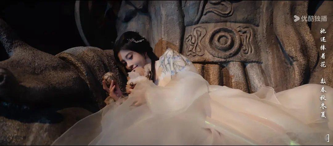 是不是进入露芜衣死亡倒计时了鞠婧祎马上下线了嘛？ 