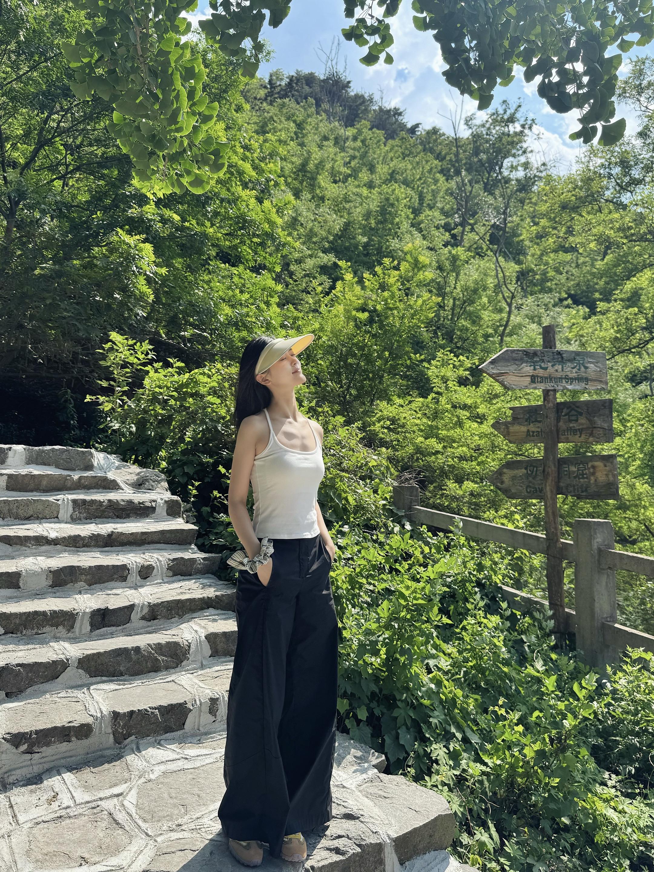 hiking day🧗进山吸氧🍃 ⛳又征服了一座山⛰ 偶然间发现青...