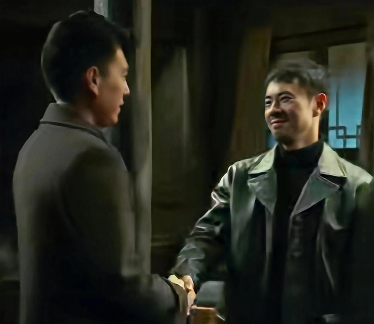  姚策的扮演者邵汶，1975年6月1日出生于上海市，中国内地影视演员，毕业于上海