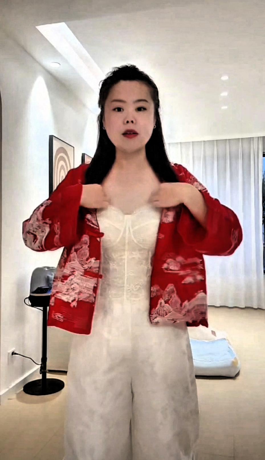 苦茶丹丹香，一家女百家求！
伙伴们，这个衣服是不是好看，那我就撕商标，留下了！里