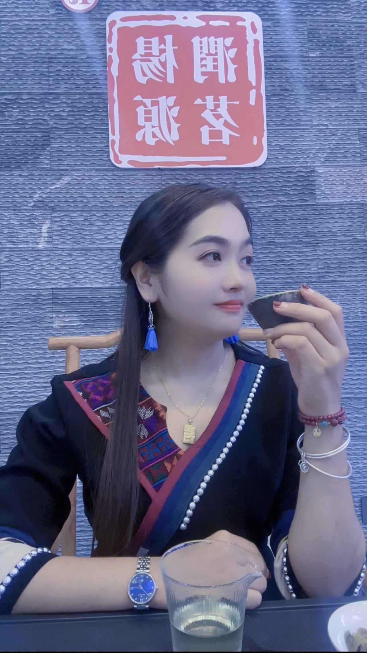 不是只有眼泪才代表悲伤，不吵不闹才是最后的心寒，无论什么关系，没有沟通...