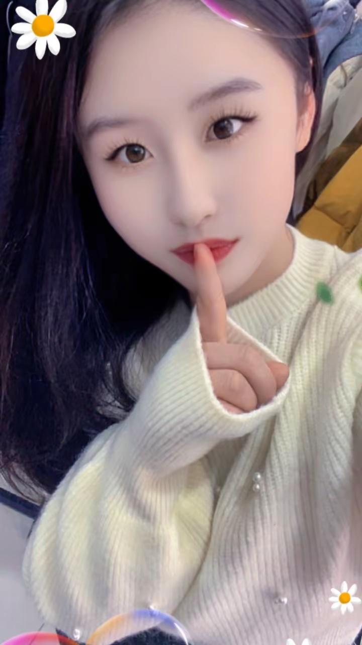 别人给的是惊喜，自己拥有才是底气，愿你强大到无需有人疼有人爱，却依然幸运到有人懂