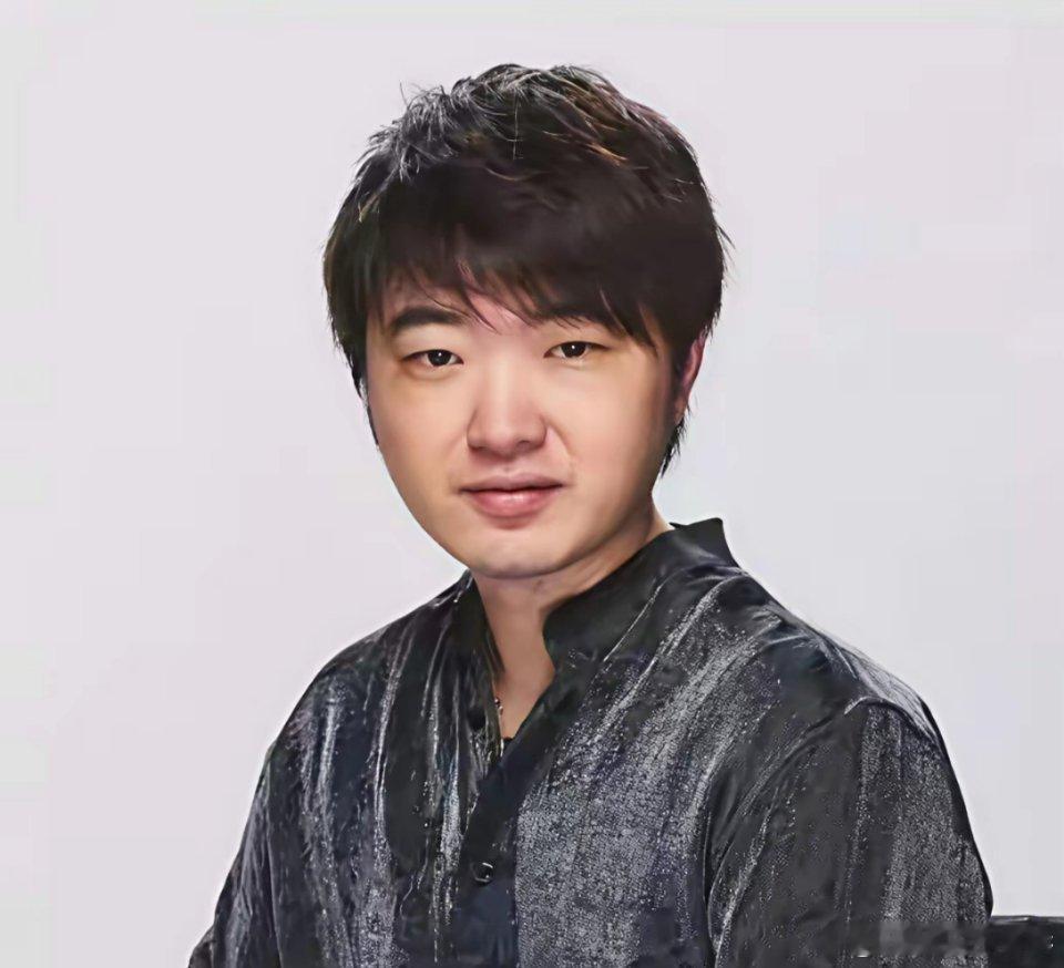 知名综艺节目导演吴彤高血压三级，开病危通知。我看到网上很多人因为名字搞混了人。得