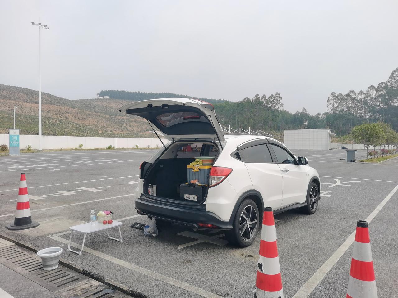 跑广西高速还可以享受优惠，真是个惊喜。昨天把车停在武唐高速服务区，硕大的停车场只