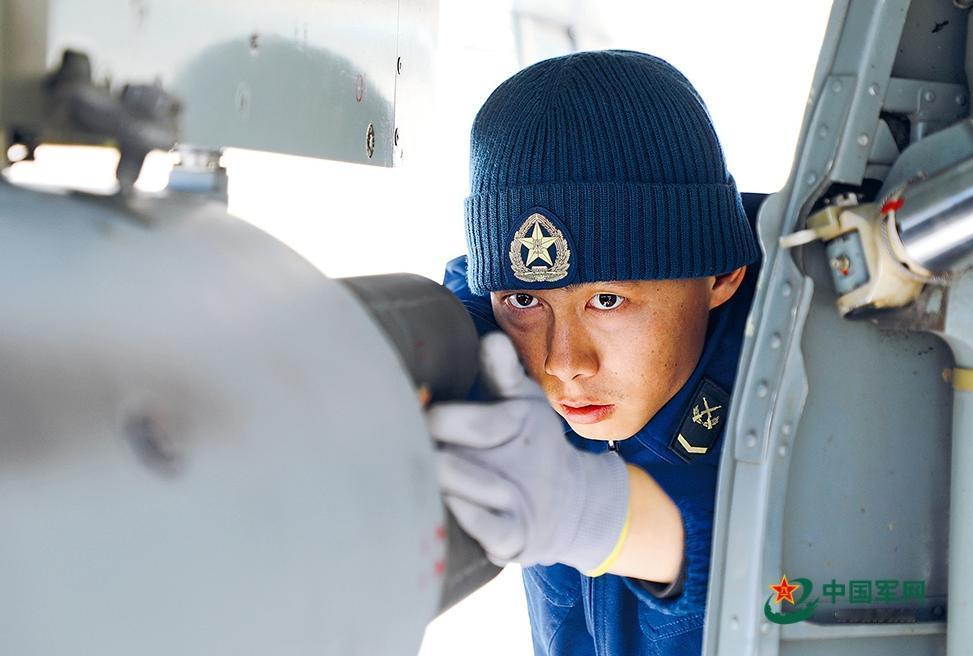 全网军工都在拼命削减风阻，偏偏火箭弹头加装铁环主动增阻，看似画蛇添足，实则藏着最