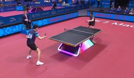 第十五届全国运动会乒乓球团体小组赛第二盘，王楚钦3比1（6-11、11-3、11