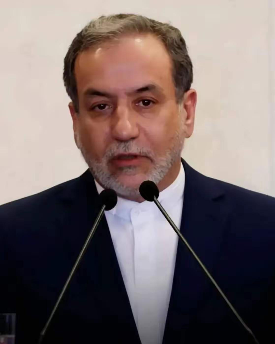 伊朗传来消息
2026年4月19日，伊朗突然宣布：霍尔木兹海峡，关了！就因为美国