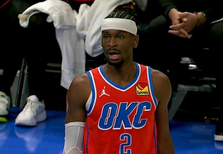 nba最抽象的球队诞生了……

超级残阵老鹰输卫冕冠军虽败犹荣：特雷杨复出打了6