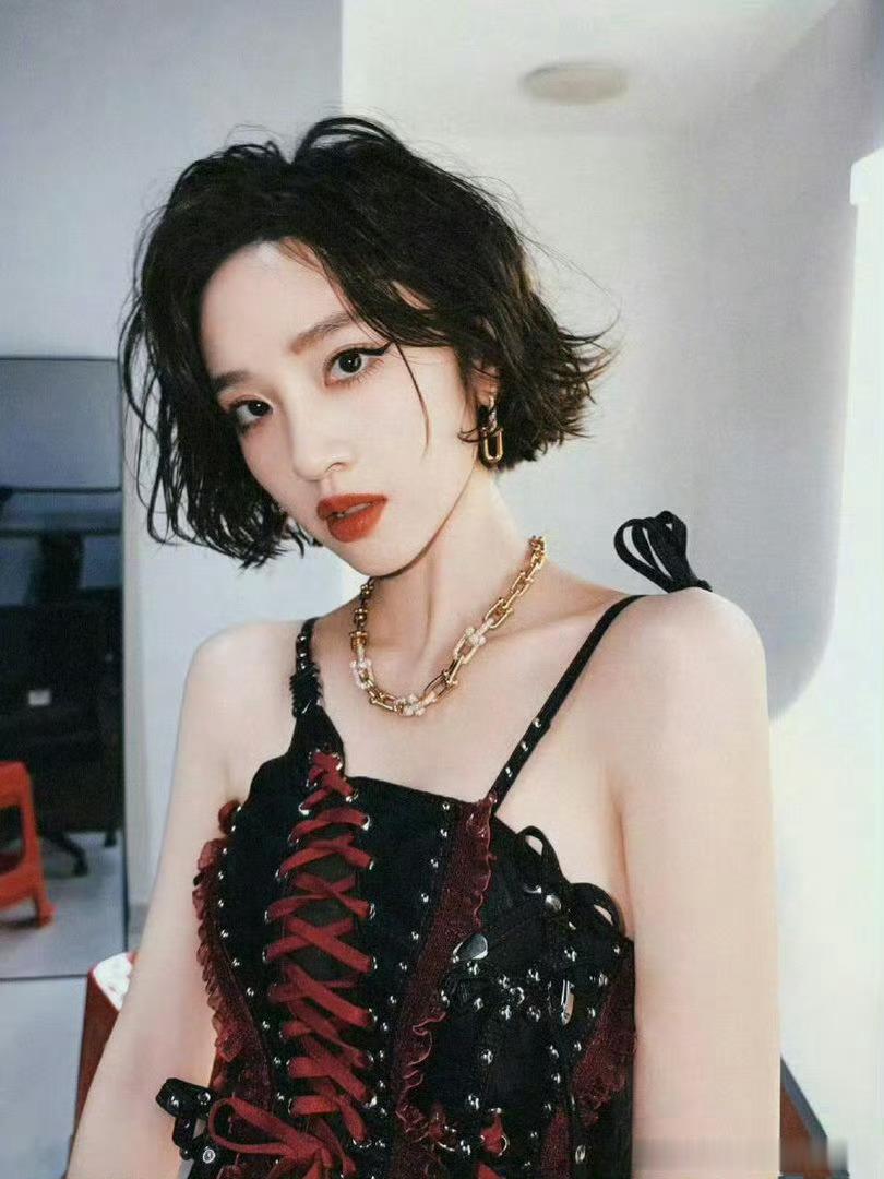 唐艺昕叽里咕噜唱啥呢原本高难度绕口令歌词，被甜妹唱出满嘴叽里咕噜，全网在线破译唱