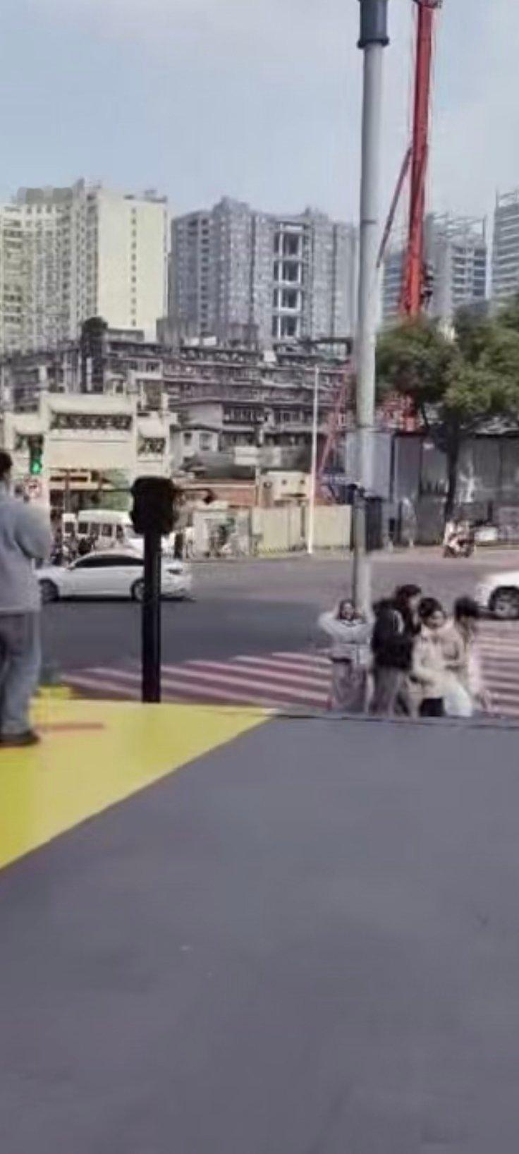 终于知道为啥有人能集齐21张了现在懂了：脸皮厚点，朋友多点，重复的别扔，多换几次