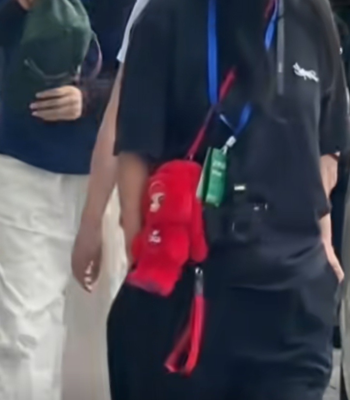 是新gigi吧好耶 我们gigi有人脸了 真的升级了中文专快来 好期待好期待好期