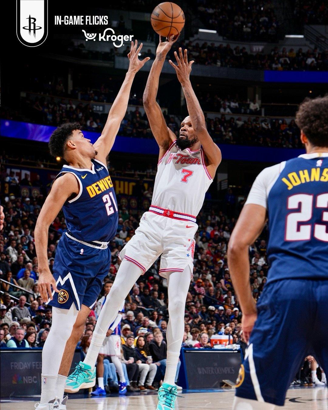 记者：我想你知道你是谁，你能取得什么成就，但有没有哪个瞬间觉得自己老了？杜兰特：