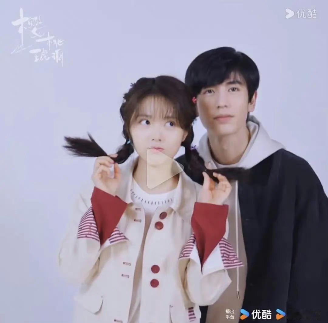 赵今麦和张凌赫溢出屏幕的土味气质 ​​​