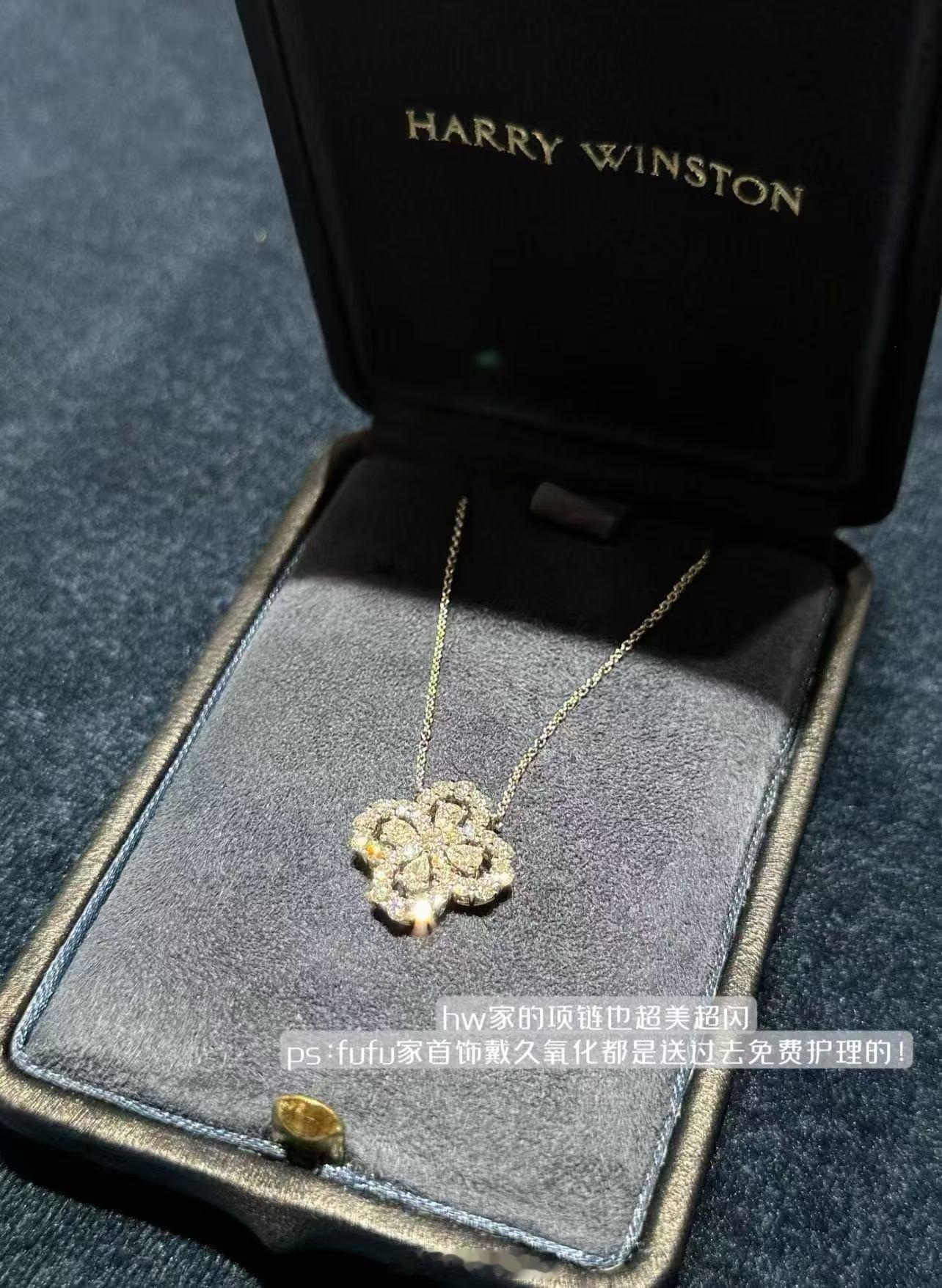 老婆们 今天又收到了从姐姐那里定制的很多单品 再次被惊艳住！！我宣布fufu姐姐