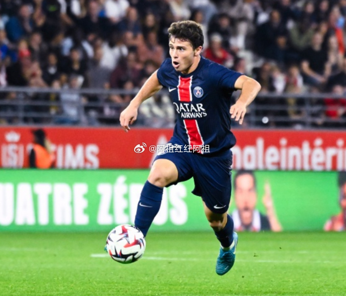 据法国媒体《队报》报道，若昂·内维斯参加巴黎本周二训练。媒体指出，巴黎本周二上午