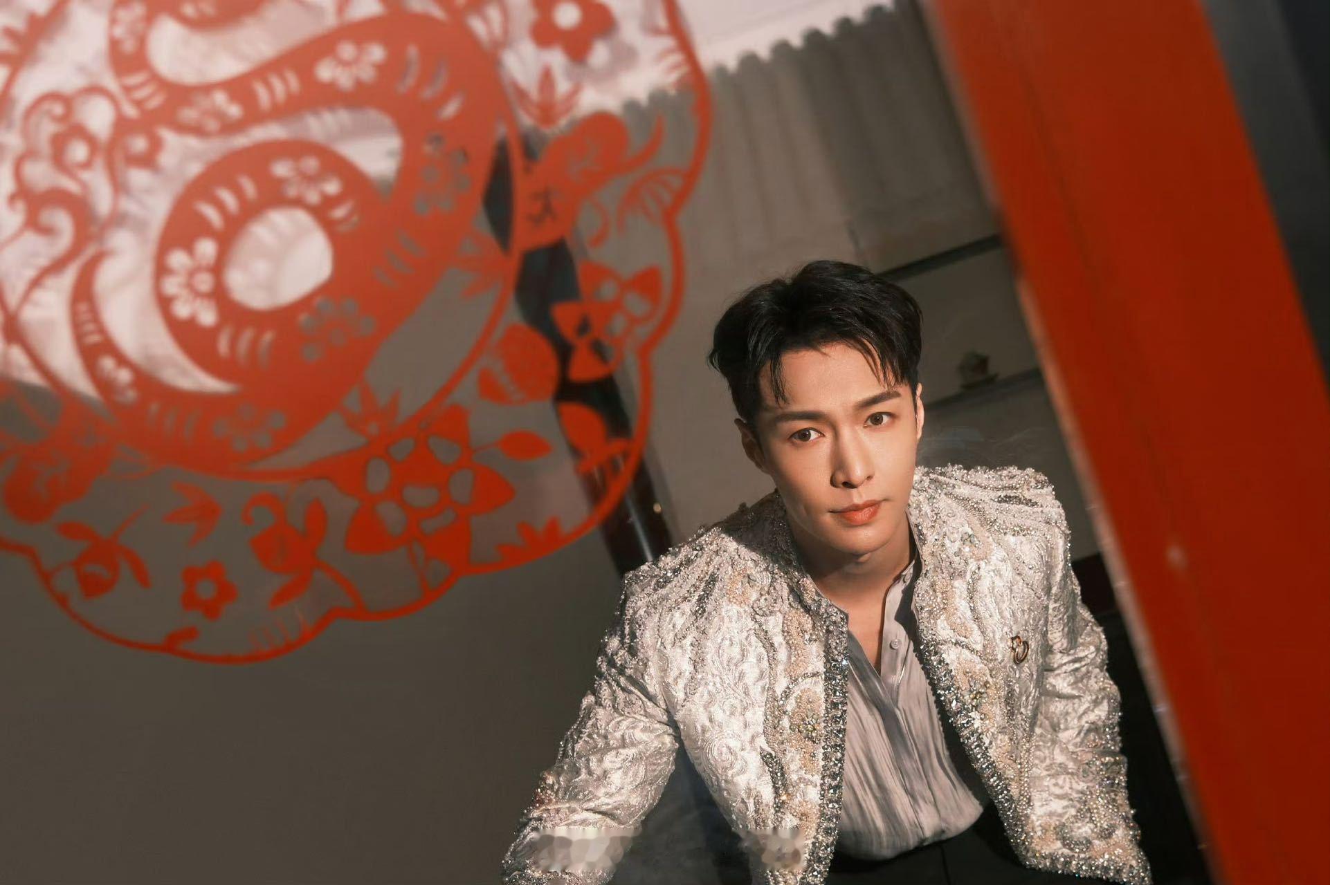 张艺兴谈EXO回归  张艺兴说和肖战很投缘  在采访环节畅谈 春晚  经历与EX