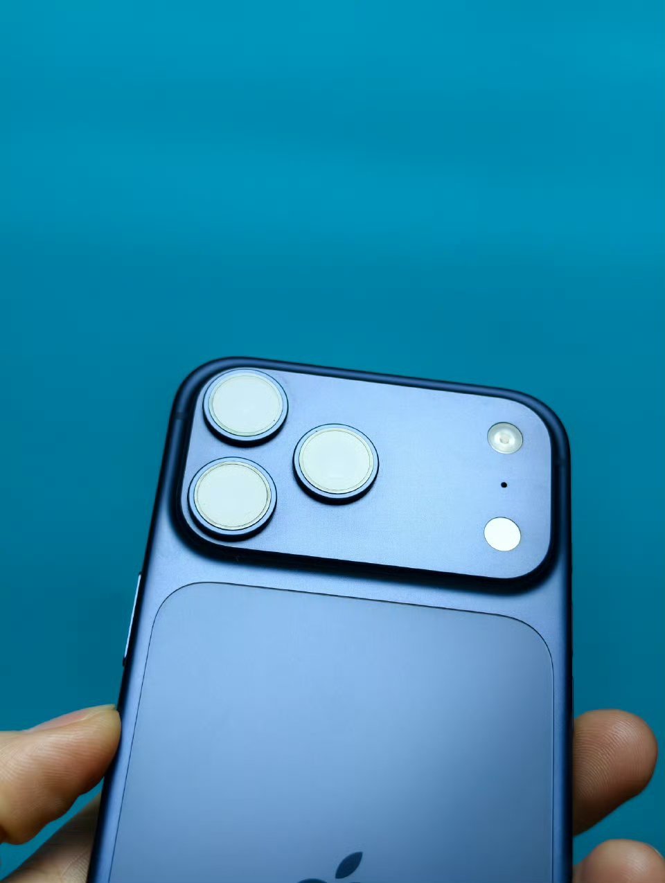 iPhone 18 Pro蓝色好看吗？ 