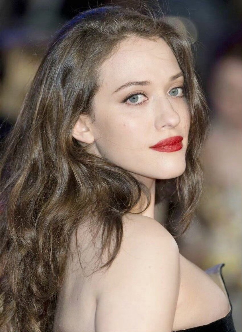 《破产姐妹》女主角 Kat Dennings 身材夯到爆🖤 