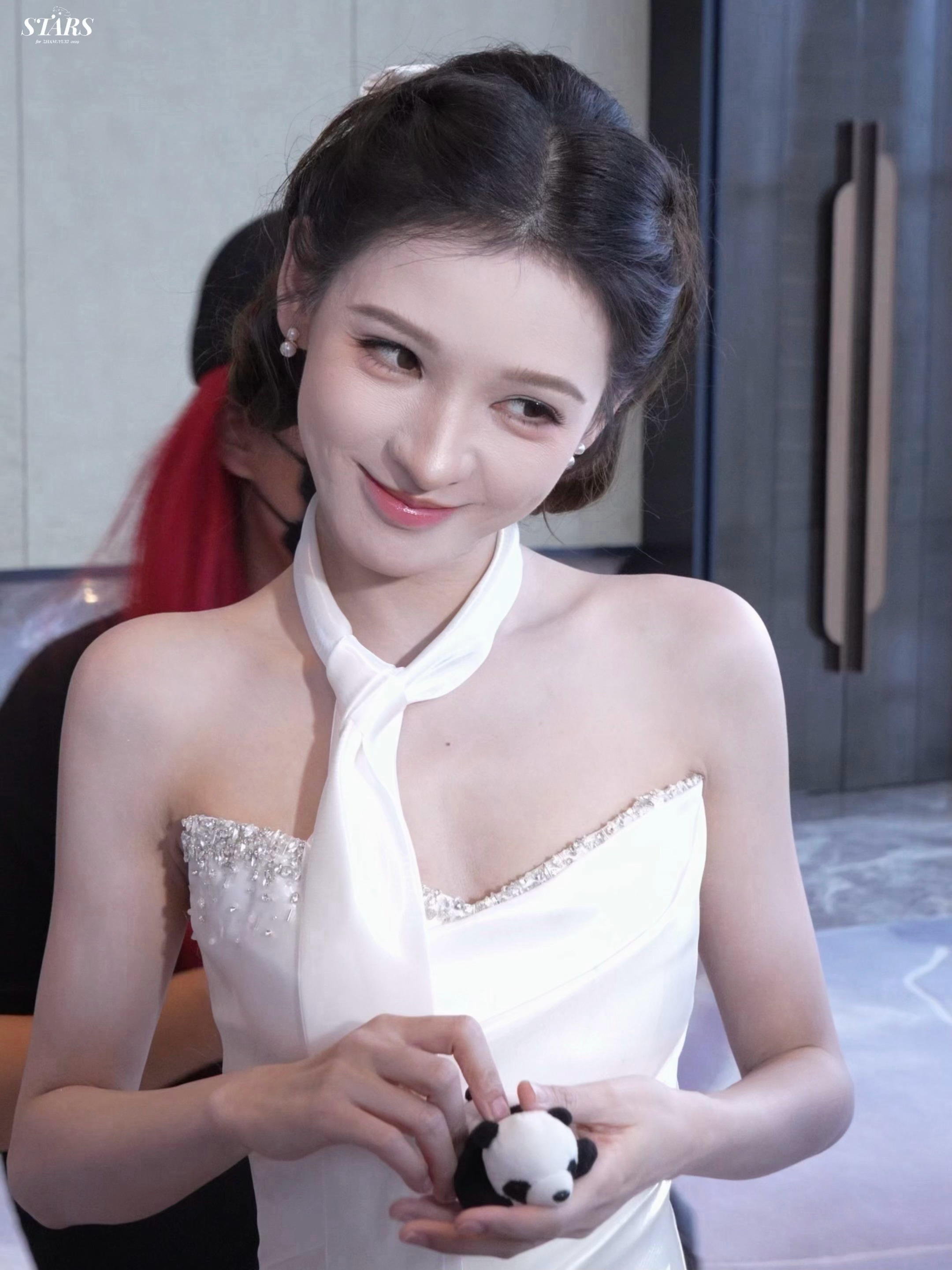 张予曦  ｜绽美娅品牌大使张予曦 live图来了？小宝贝