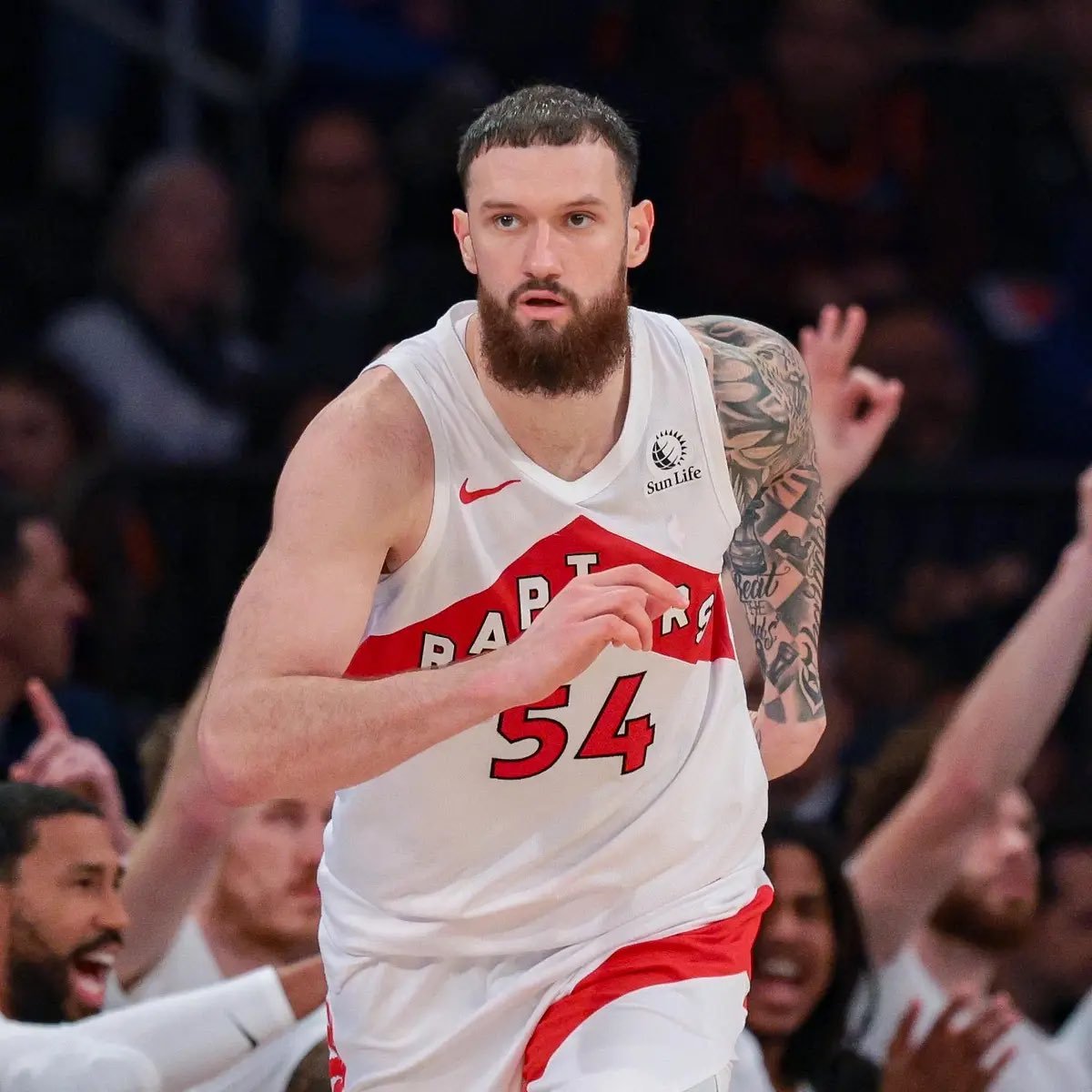 Shams：马穆凯拉什维利跳出280万球员选项，成为自由球员。NBA自由球员市场