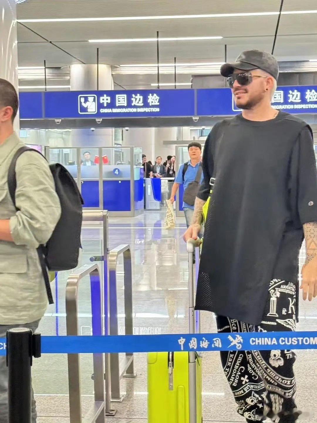 #亚当到长沙了# 亚当已经抵达长沙 ​​​