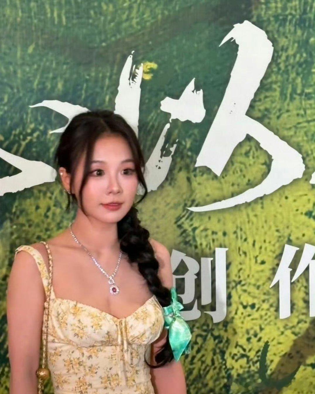 晋江作者大会上的顶流作者们：稚楚、巫哲、淮上、水千丞 