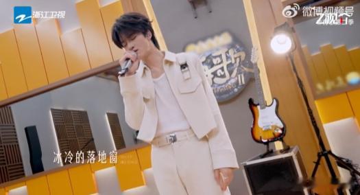 邓佳鑫嗓音穿透力 有歌第二季因为邓佳鑫的《I guess nobody》而熠熠生