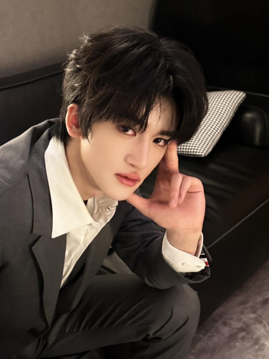 邓佳鑫东方风云榜新势力之夜邓佳鑫正式官宣加盟东方风云榜新势力之夜！怀揣热爱奔赴舞