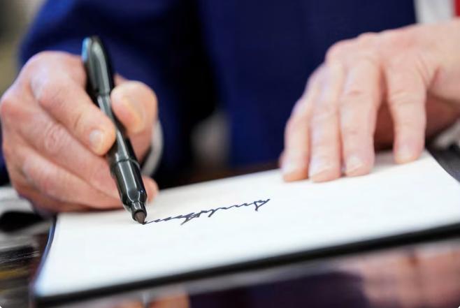 特朗普的自恋程度已经无人能及，美国财政部长贝森特宣布：为了纪念美国建国250周年