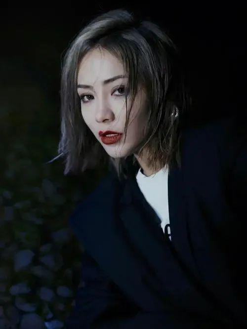 他俩恋爱了？

1月4日，是谢可寅的生日。
马嘉祺发了雪景照。
并不搭嘎的两件事