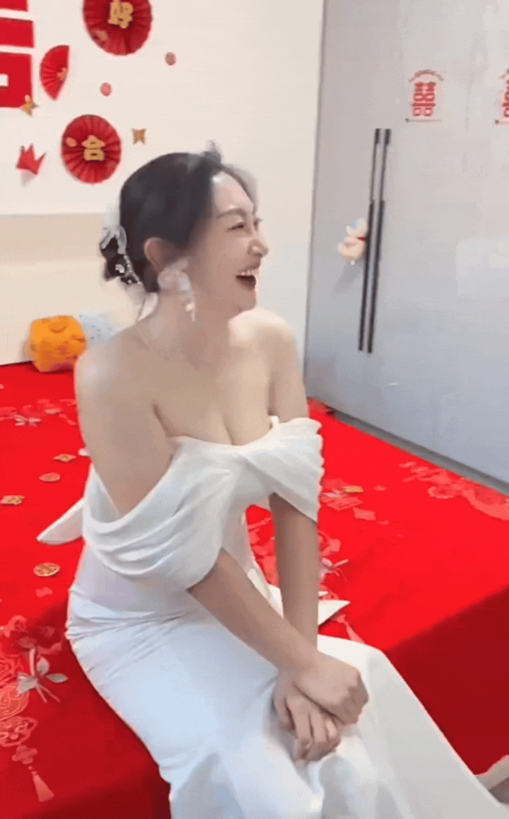 这位新娘小姐姐一脸旺夫相，新郎能娶到她真是好福气！